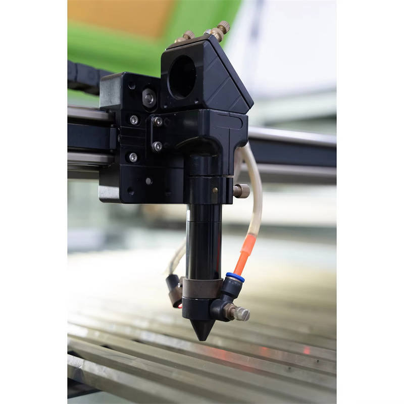 Industriële hoogvermogen CNC C - Industrial Laser Fabric Cutting Machine recensie en prijs
